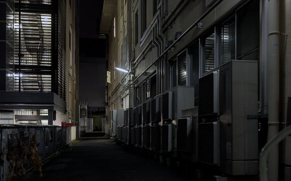 Lauko oro-oras šilumos siurblio įrenginys šalia namo ir šilumos perdavimo principas.