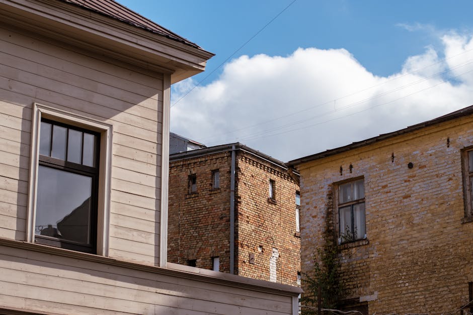 Debesų (cloud) vs. lokali namų automatika: kuo skiriasi patikimumas, privatumas ir kaštai