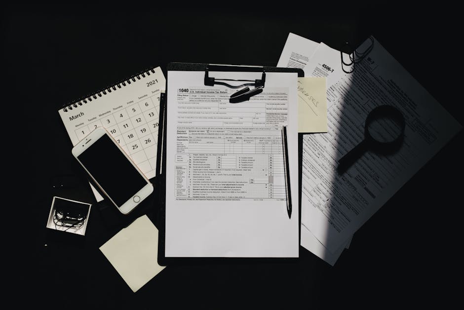 Namo energijos suvartojimo „auditą“: elektros matuoklis, prietaisai ir analizės metodas ant stalo, Pexels stilius