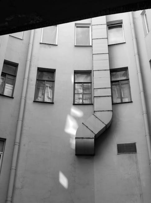 Vėdinimo sistemos su rekuperacija nuotrauka su oro filtrais ir valdymu, parodyta periodinė priežiūra, Pexels