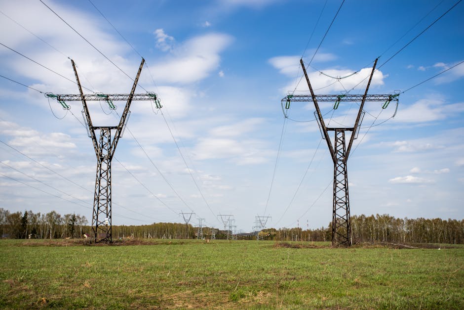 Protinga elektros paskirstymo infrastruktūra: moderni skydinė su išmaniais grandinių elementais ir saugia instaliacija.